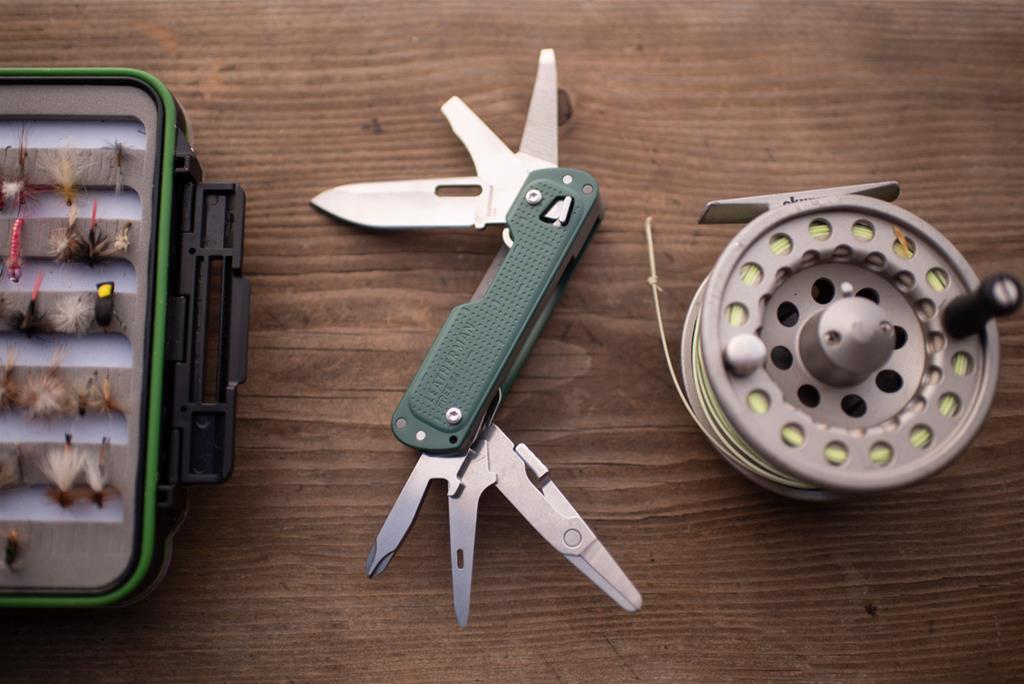 Leatherman 832873 Leatherman Free T4 Multi-Tools | DX Engineering