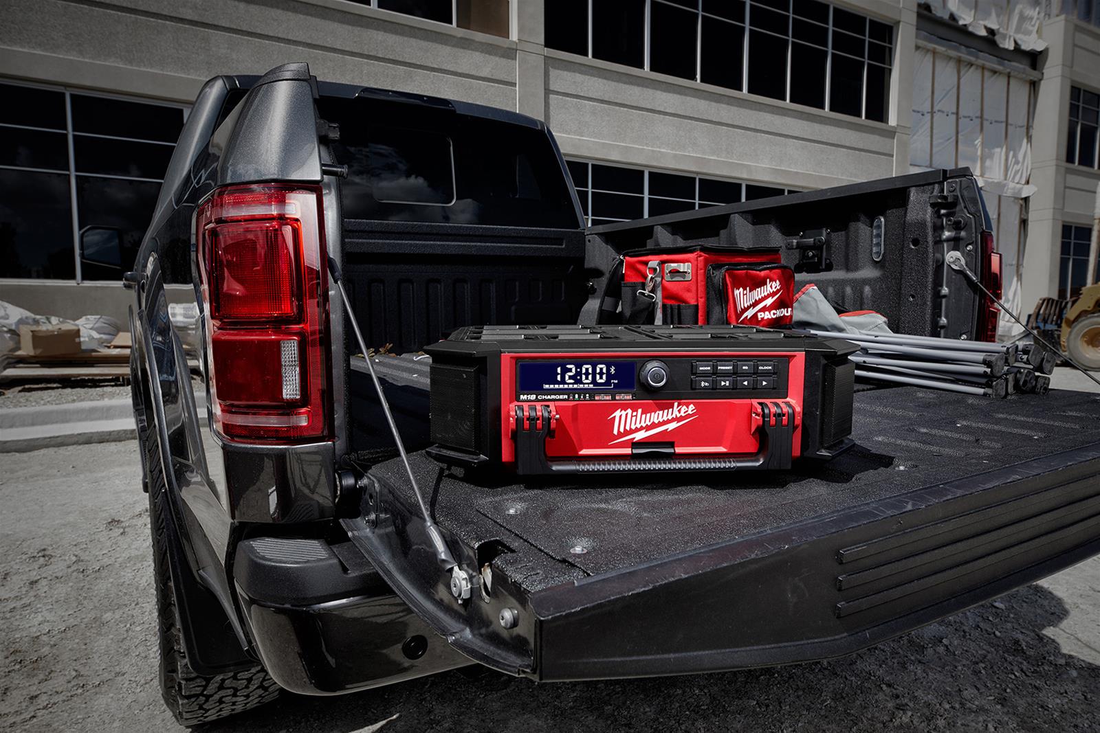 Milwaukee Tool 2950-20 Milwaukee M18 PACKOUT Radio and