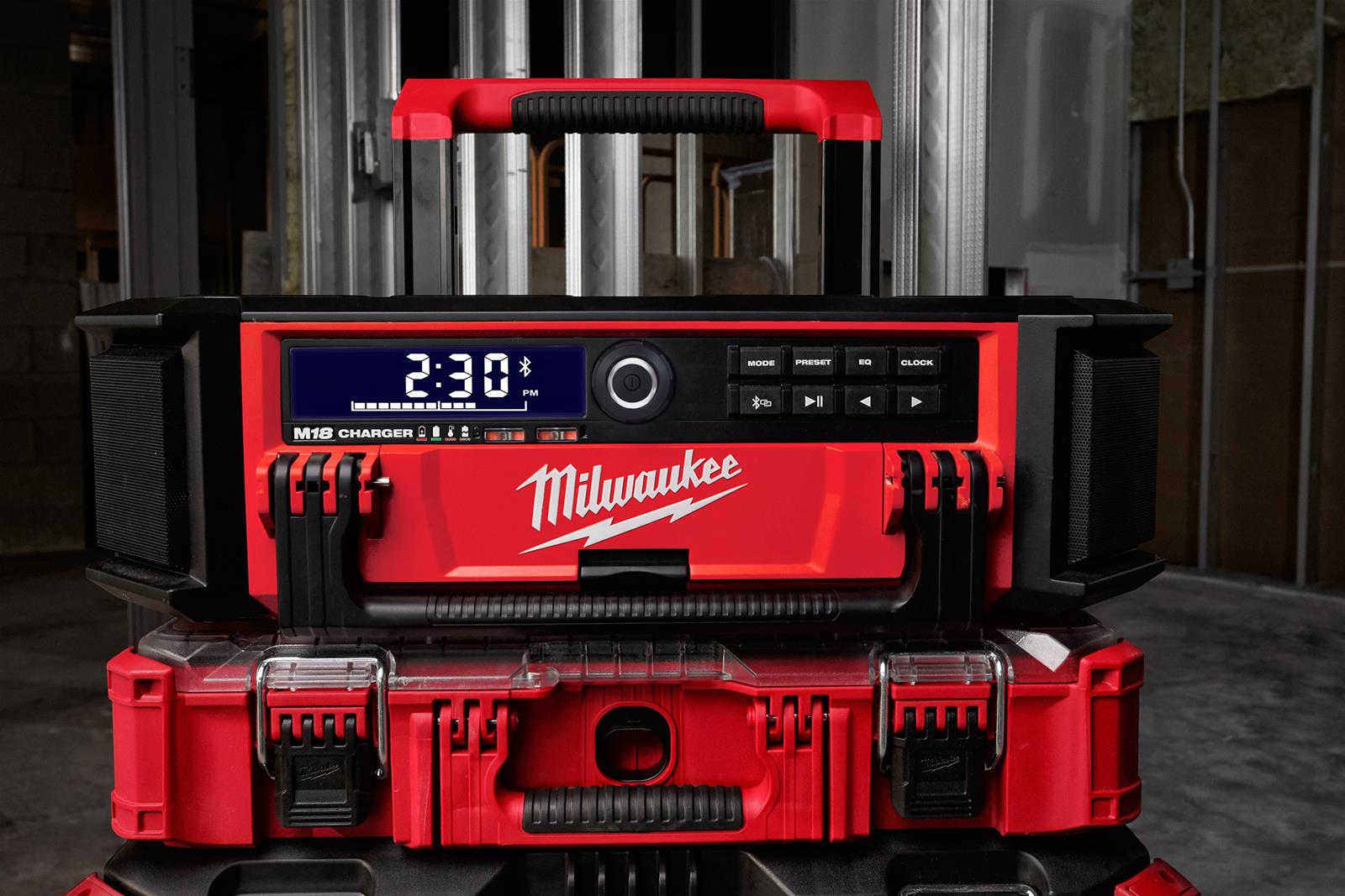 Milwaukee Tool 2950-20 Milwaukee M18 PACKOUT Radio and Charger