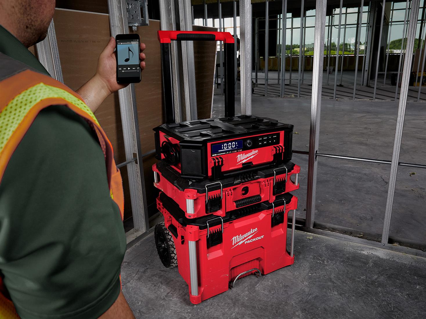 milwaukee-tool-2950-20-milwaukee-m18-packout-radio-and-charger-dx