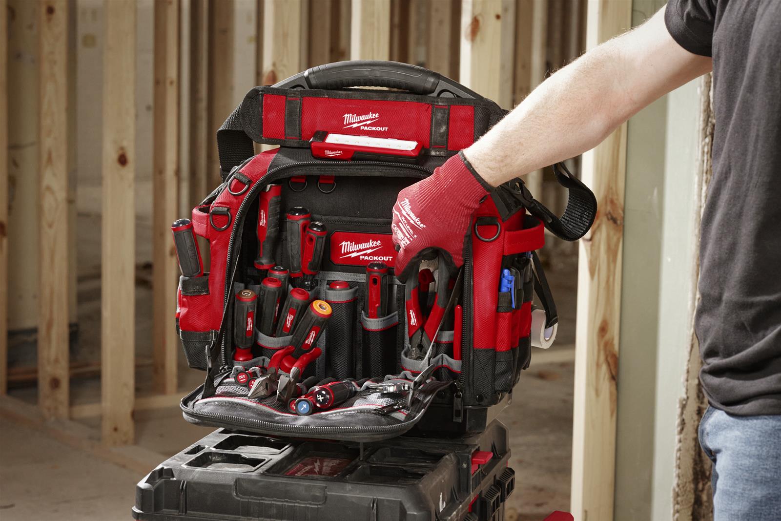 Milwaukee Tool 48-22-8316 Milwaukee PACKOUT 15 Structured Tool