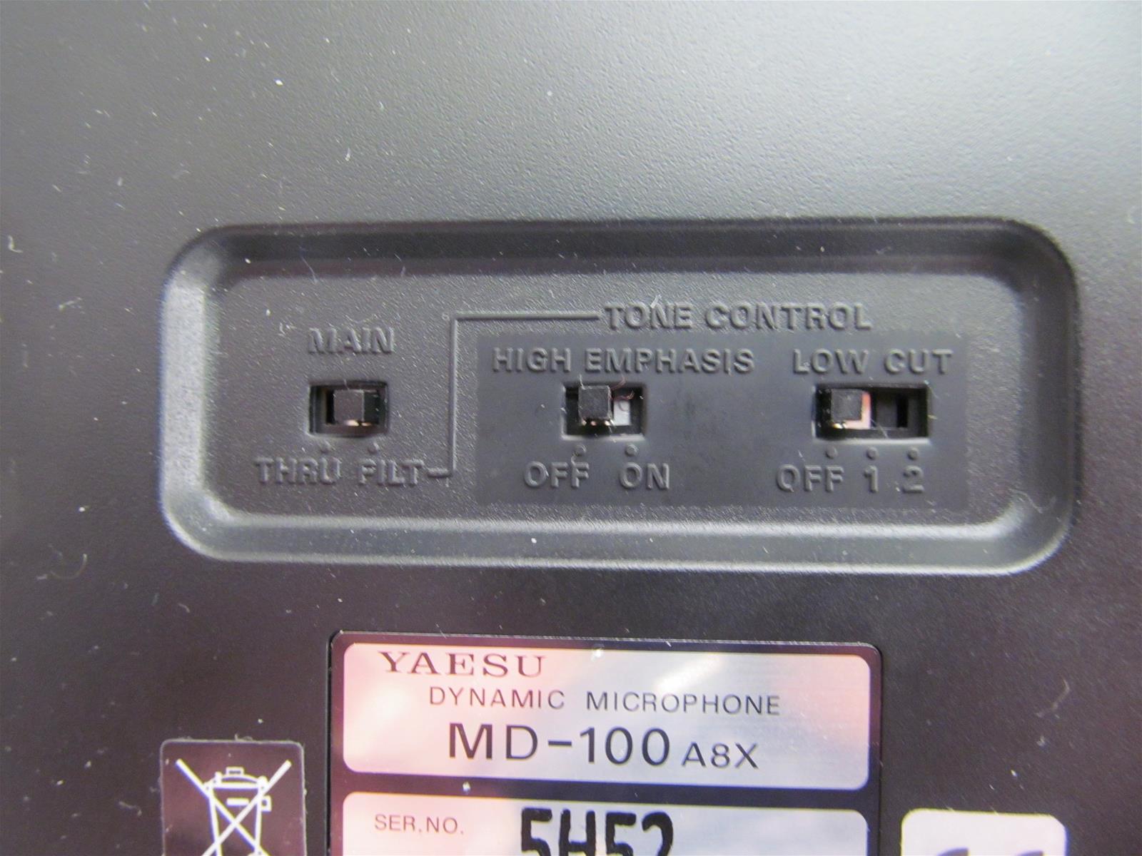 Yaesu MD-100A8X Yaesu MD-100A8X Dynamic Desk Microphones
